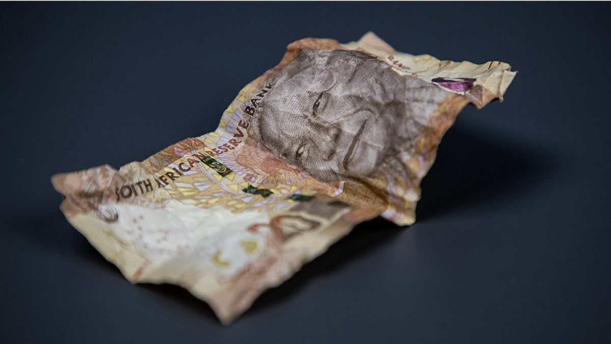 Alarm bells for South Africans earning R25,000 a month